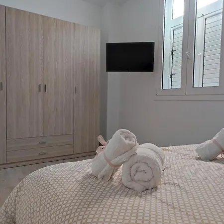 Casa Piramide 1 Terraza Y Parking Privado Ferienhaus