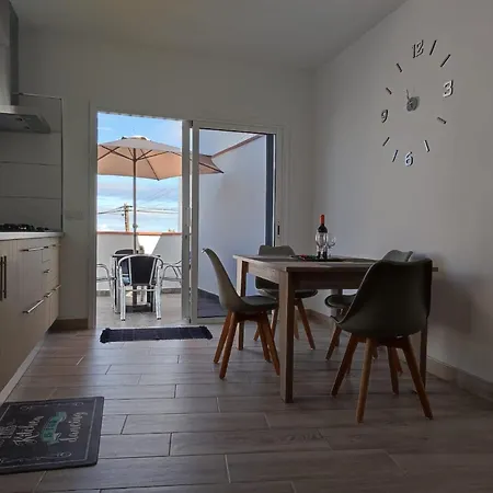 Casa Piramide 1 Terraza Y Parking Privado Holiday home *
